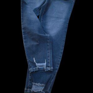 Torrid “Sky High Skinny” Ripped Jeans – Size 18T – New with Tags